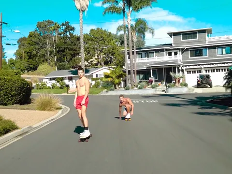 Longboard boys railing non-resonant on the street and with respect to couch!
